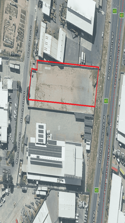 3 400 m² Land