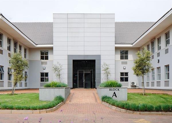 383  m² Office Space