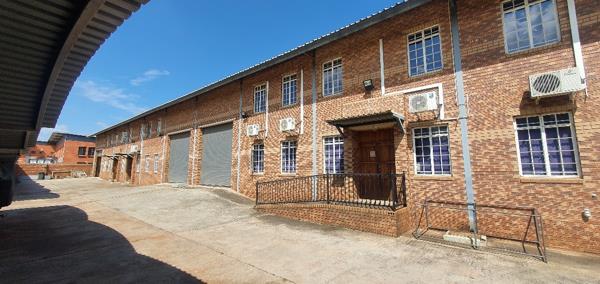 415  m² Industrial space