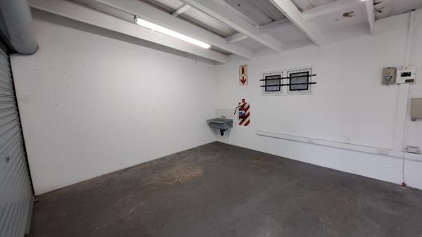 25  m² Commercial space