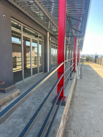 83  m² Commercial space