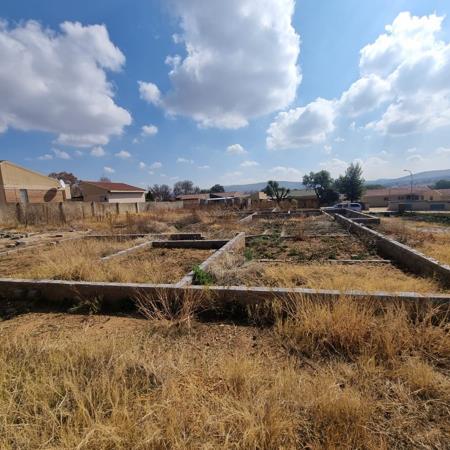 1 001 m² Land