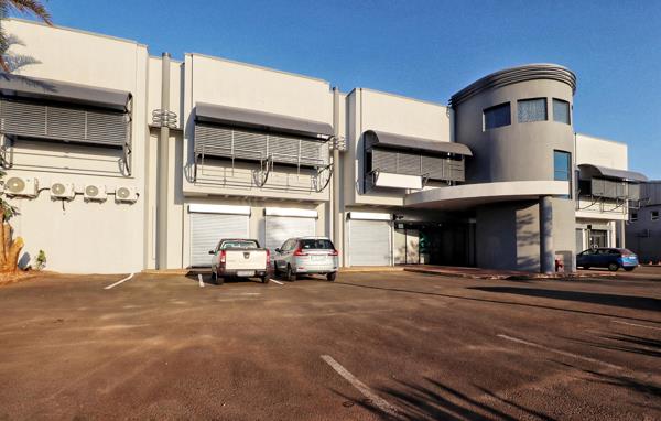 640  m² Commercial space