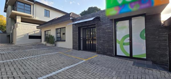 85  m² Commercial space