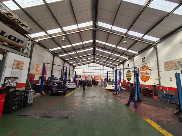 1 070  m² Industrial space