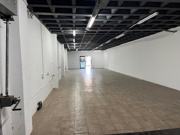 250  m² Retail Space