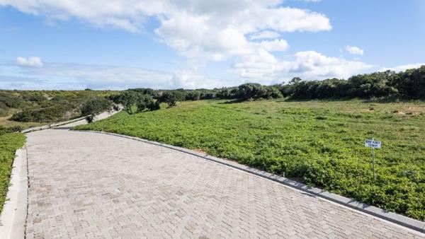 858 m² Land