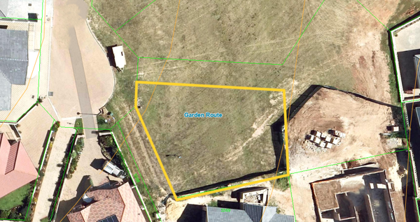 572 m² Land