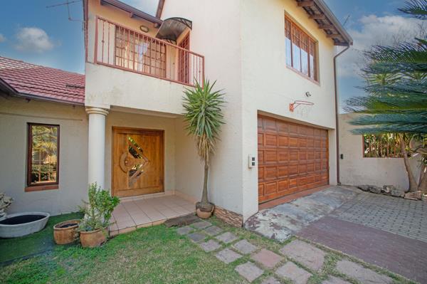 6 Bedroom House