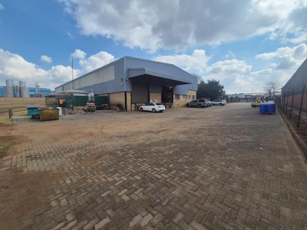 2 100  m² Industrial space