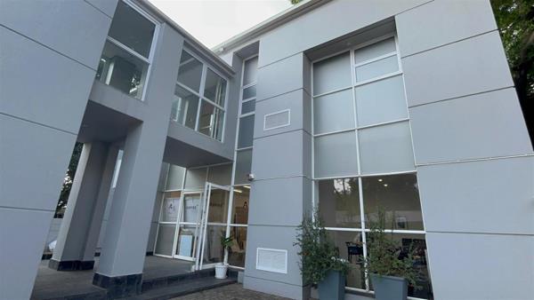 440  m² Commercial space