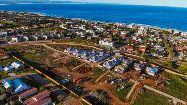 615 m² Land
