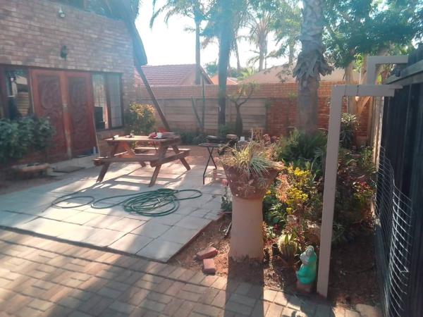 1 Bedroom House