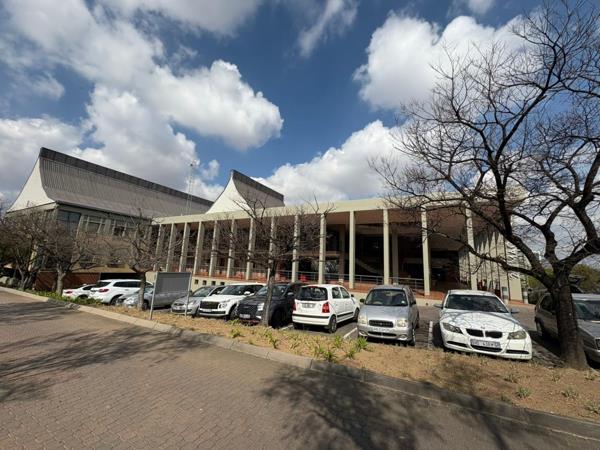 175.6 m² Commercial space