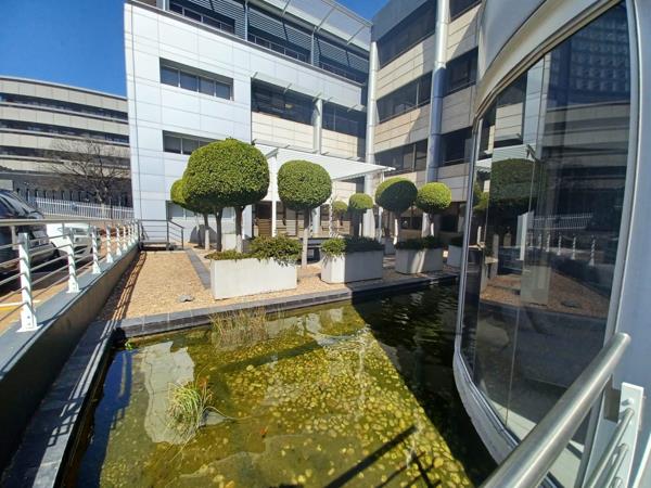 712 m² Office Space