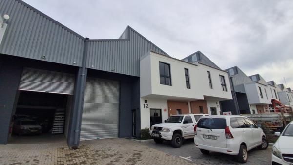 302  m² Industrial space