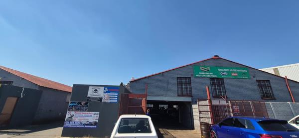 598  m² Industrial space