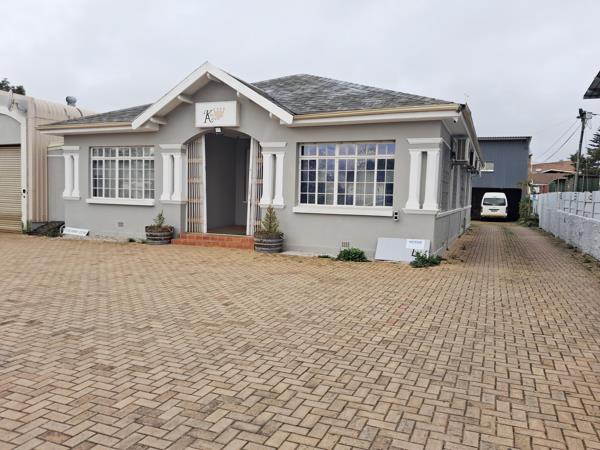 205  m² Commercial space