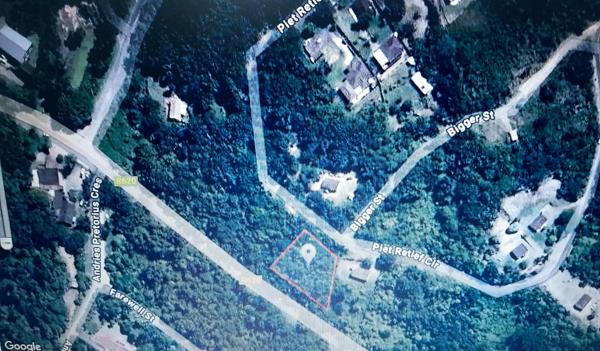 1 349 m² Land