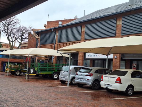 225  m² Commercial space