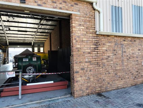 300  m² Industrial space