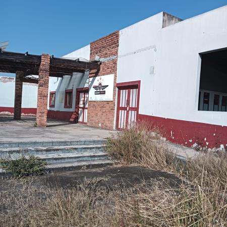 451  m² Commercial space