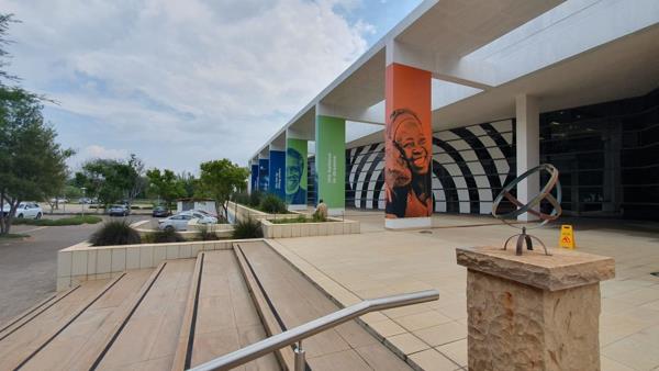 315  m² Commercial space