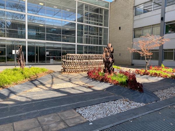 937  m² Commercial space