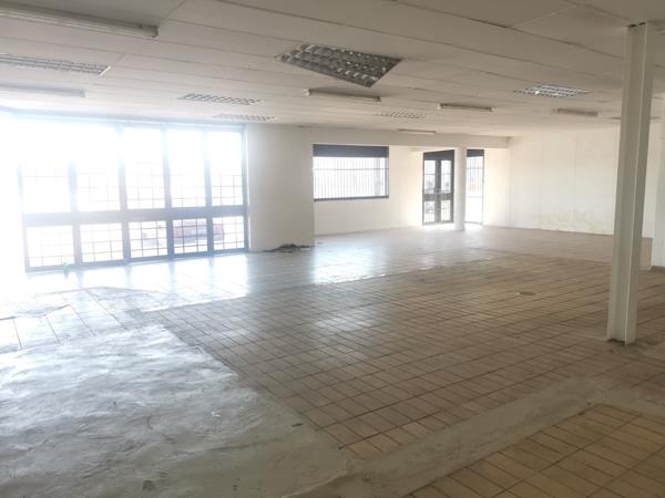 160  m² Commercial space