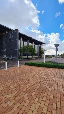 5 853  m² Office Space