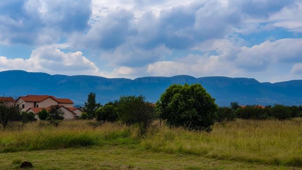1 351 m² Land