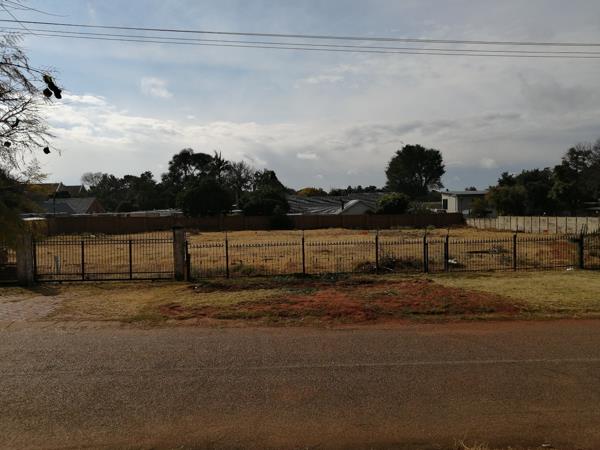 2 933 m² Land