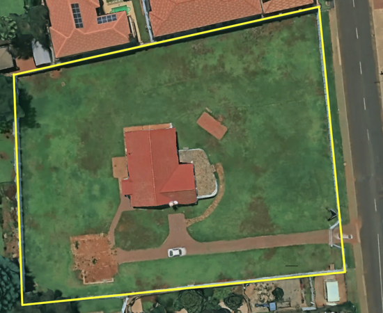3 835 m² Land
