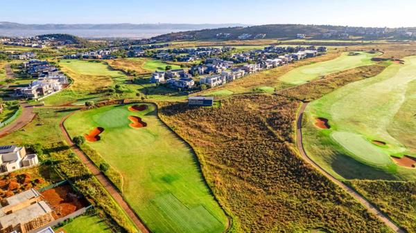2 597 m² Land