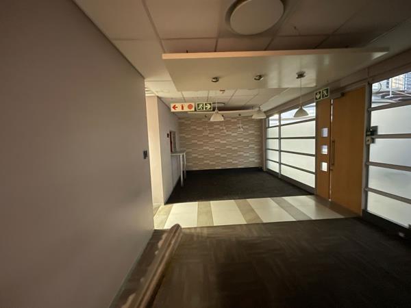 493.7  m² Commercial space