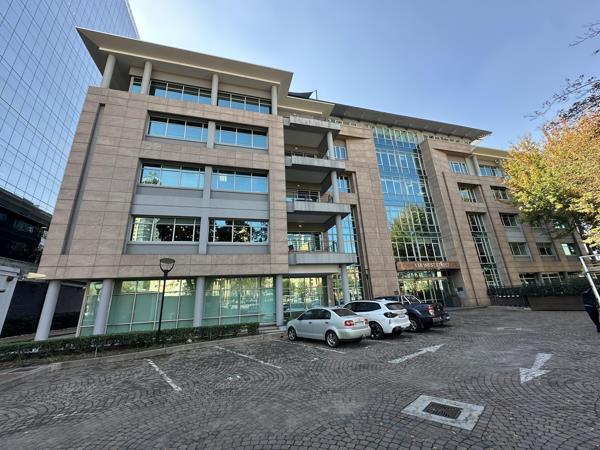 552  m² Commercial space