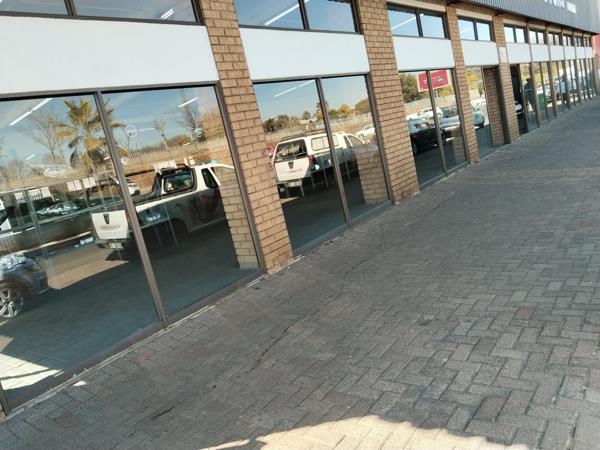 1 184.4  m² Retail Space