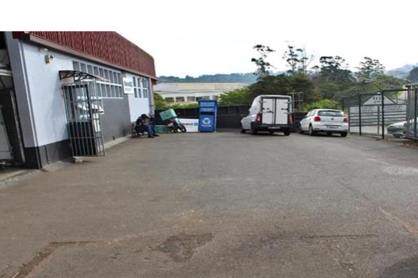 411  m² Commercial space