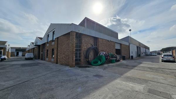 390  m² Industrial space