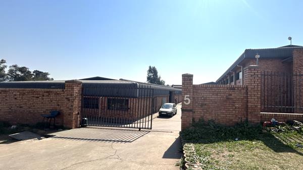 3 879  m² Industrial space