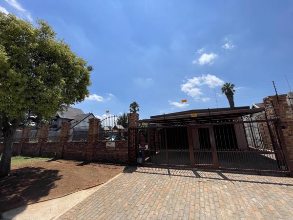 245  m² Commercial space