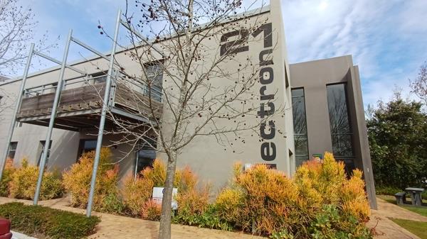 122  m² Commercial space