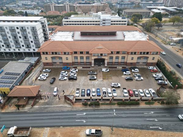 8 496 m² Commercial space