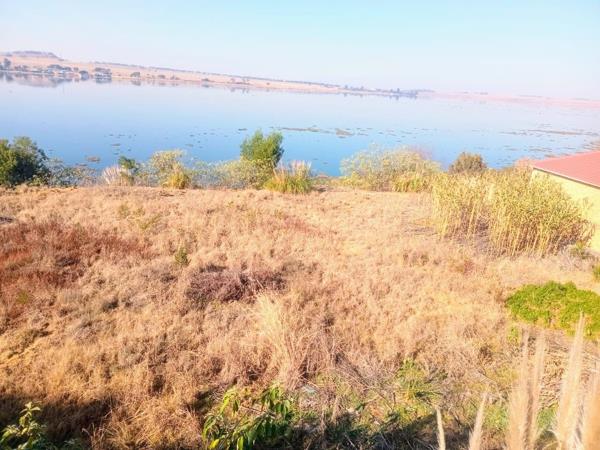 734 m² Land