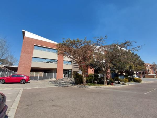 107  m² Commercial space