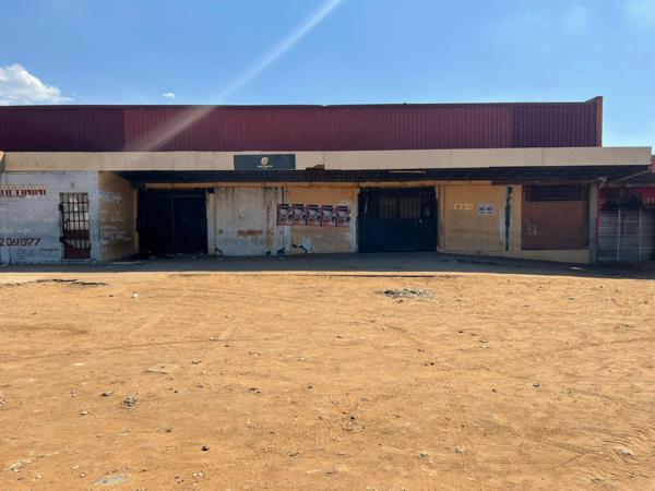 818  m² Commercial space