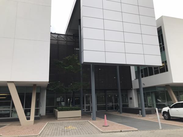 438  m² Commercial space