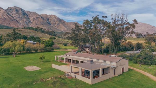 1 800 m² Farm