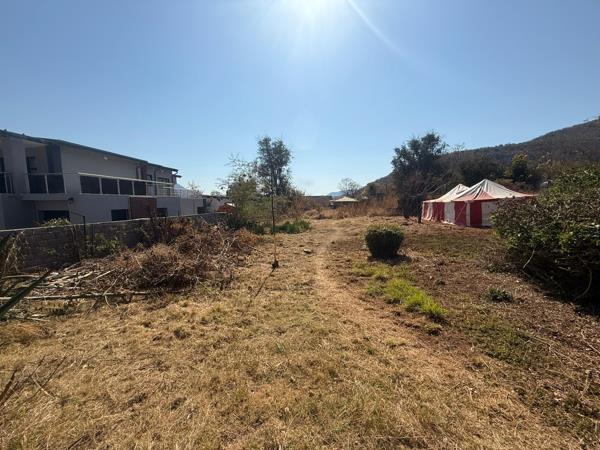 1 517 m² Land