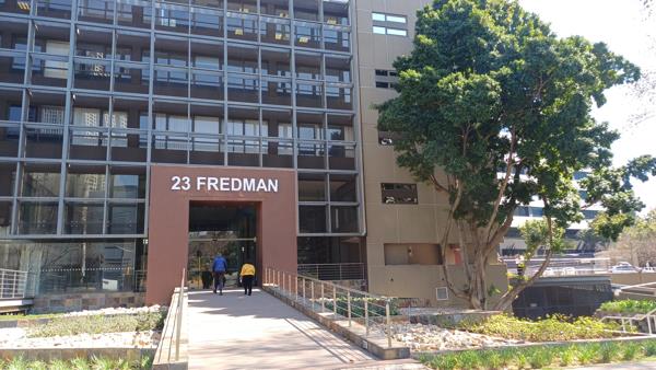 1 502.8  m² Commercial space